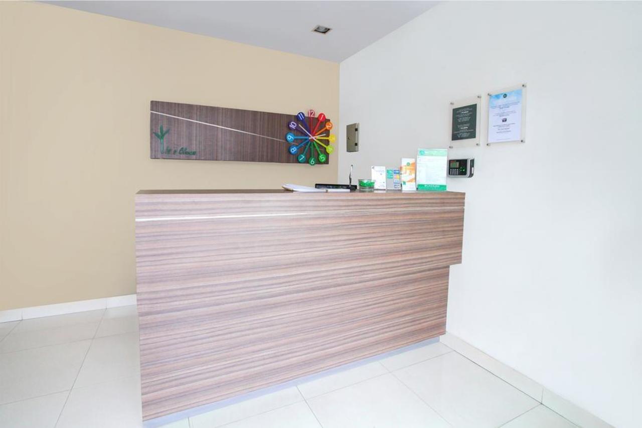 Legreen Suite Gatot Subroto Giacarta Esterno foto