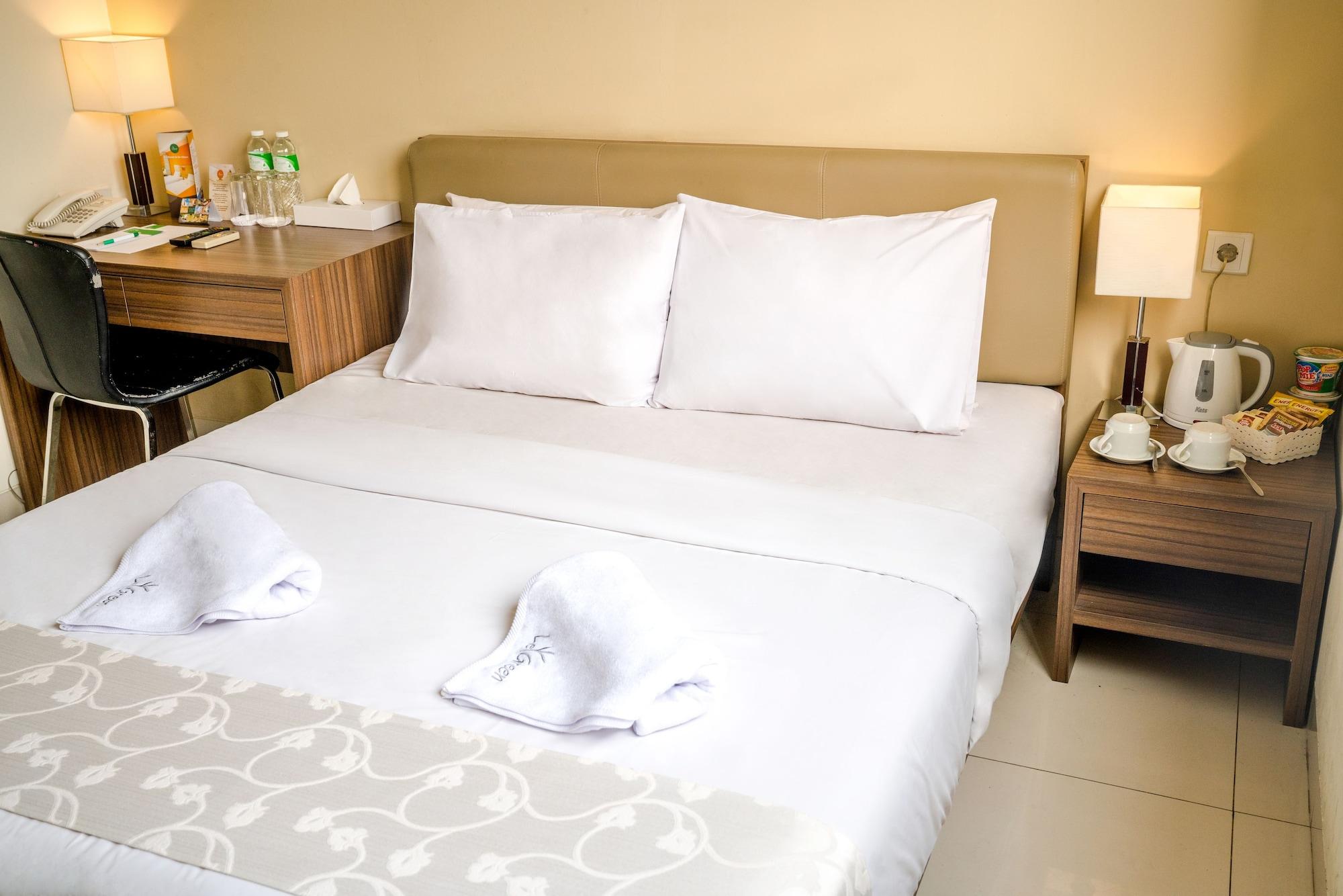 Legreen Suite Gatot Subroto Giacarta Esterno foto